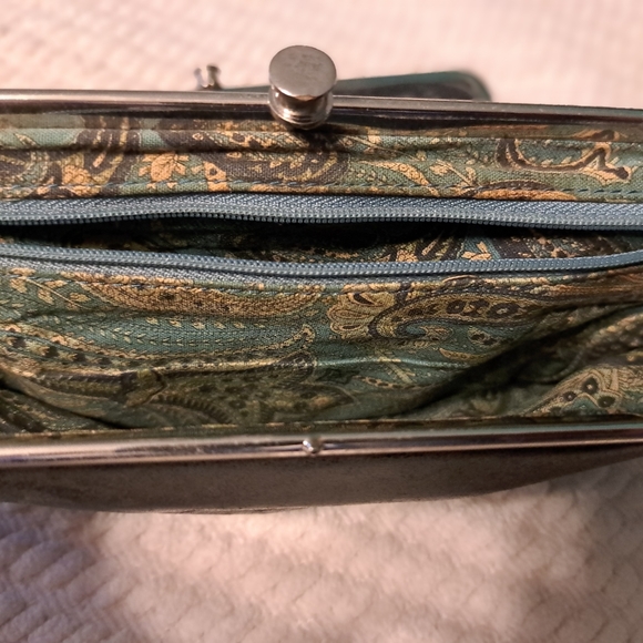 HOBO Lauren Clutch - Picture 6 of 9